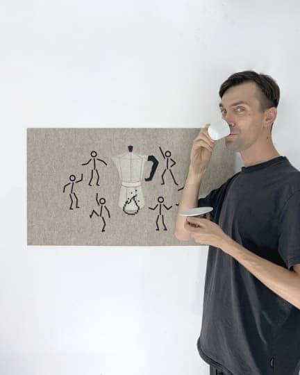 Андрей Будько посвятил новый ковер культовой кофеварке Bialetti