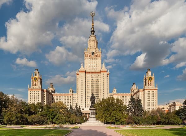Экскурсия в главный корпус МГУ