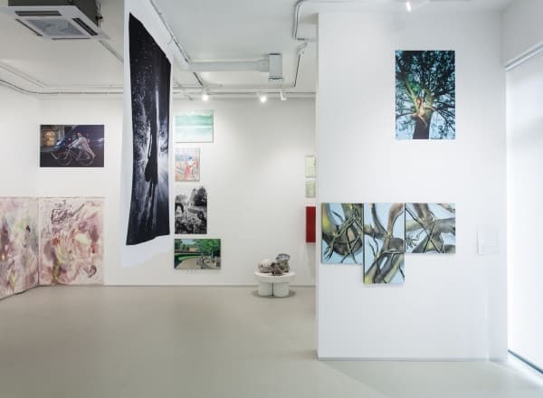 Выездная выставка «Берега» от JOY GALLERY