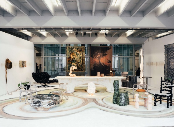 COLLECTIBLE COLLECTIBLE