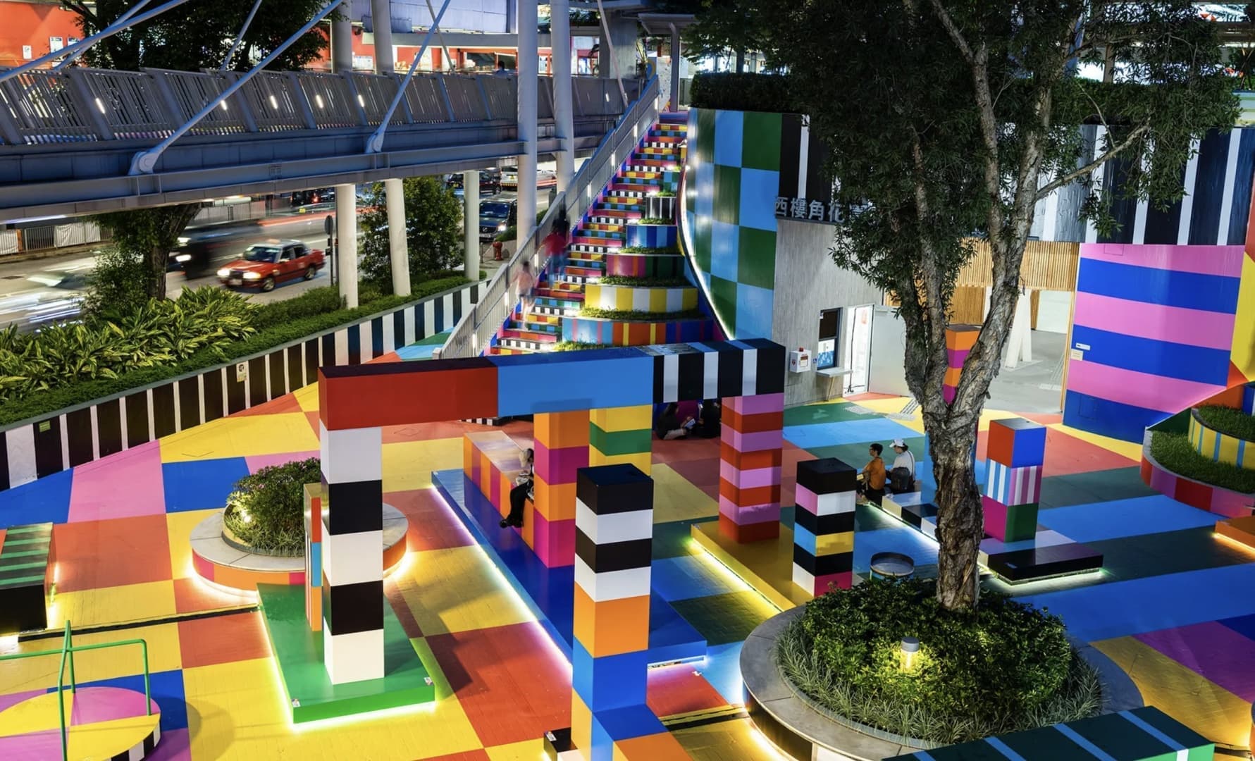 Художники Craig & Karl преобразили площадь в Гонконге Художники Craig & Karl преобразили площадь в Гонконге