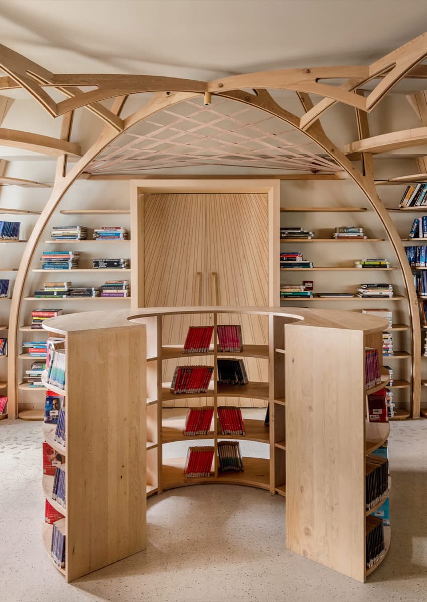 Библиотека Forest of Knowledge в Мумбаи. Проект Studio Hinge. Фото: Suryan + Dang