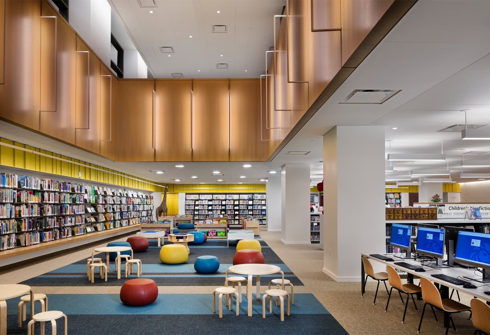 Библиотека при Фонде Ставроса Ниархоса в Нью-Йорке. Проект Mecanoo и Beyer Blinder Belle Architects & Planners. Фото: John Bartelstone