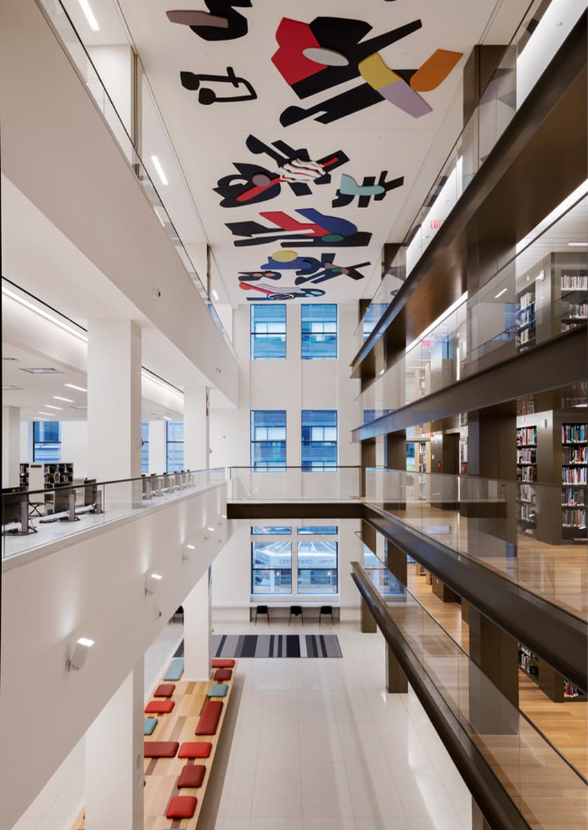 Библиотека при Фонде Ставроса Ниархоса в Нью-Йорке. Проект Mecanoo и Beyer Blinder Belle Architects & Planners. Фото: John Bartelstone