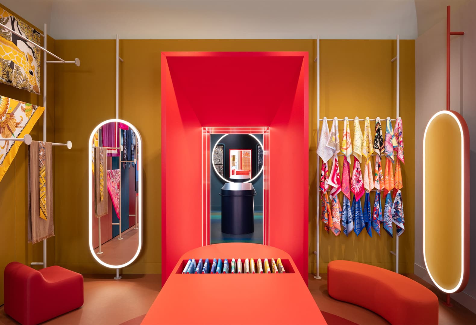 Поп-ап магазин Hermès в Риме, проект Элизы Оссино. Фото: Giorgio Possenti