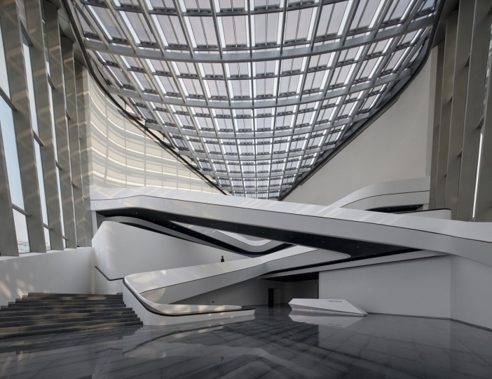 В Китае построили центр искусств по проекту Zaha Hadid Architects