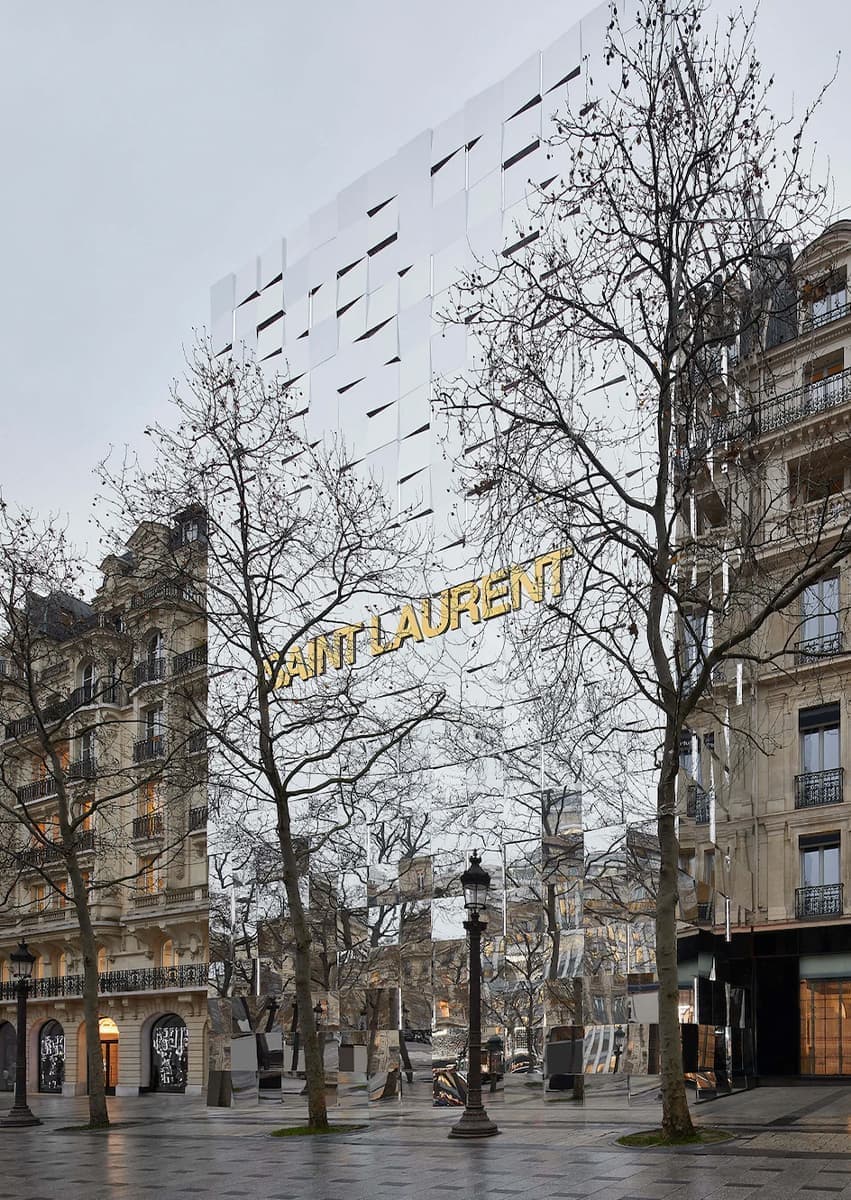 Новый фланманский бутик Saint Laurent в Париже