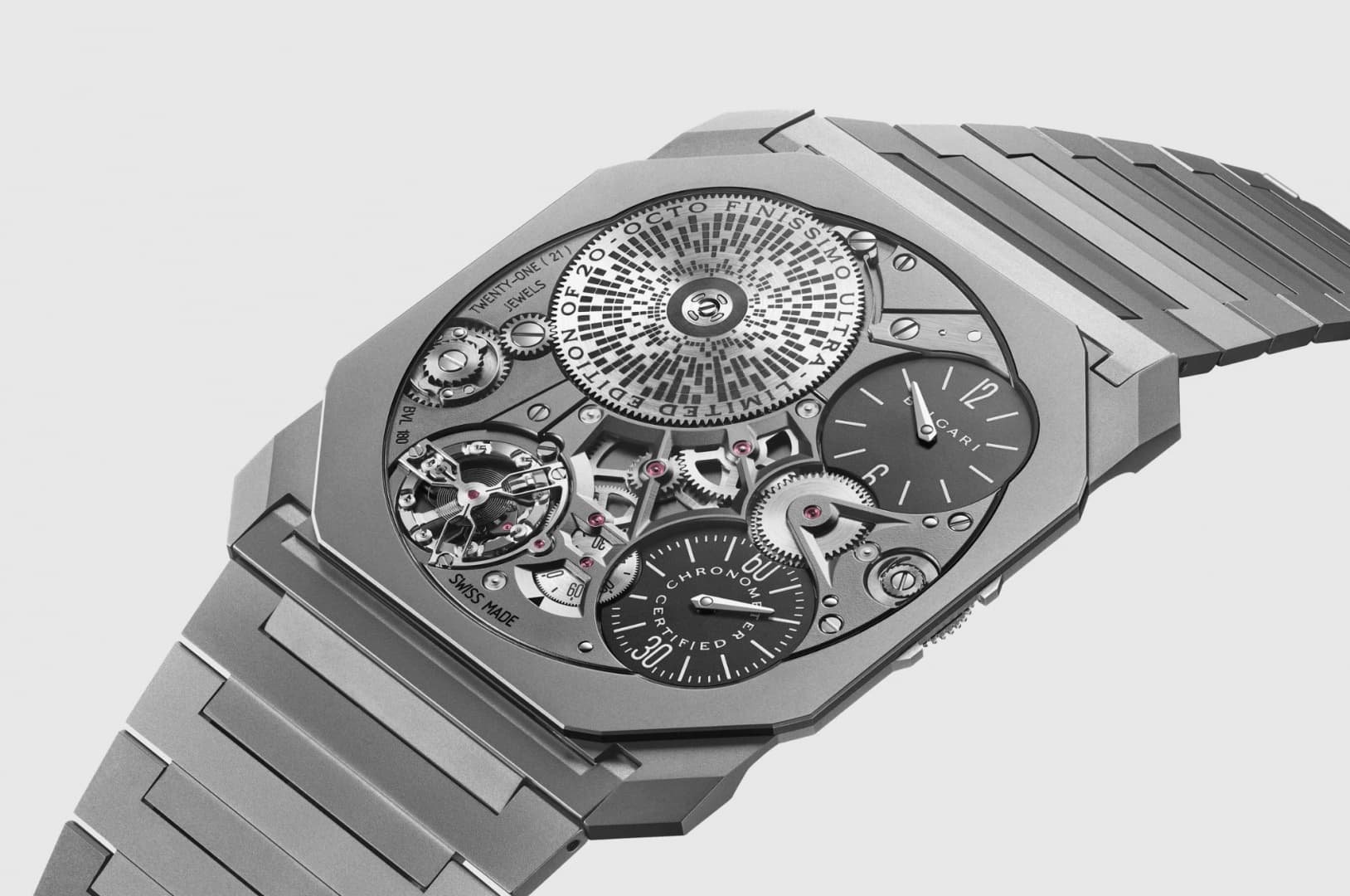Новый рекорд в часовом искусстве: модель Octo Finissimo Ultra Cosc от Bulgari