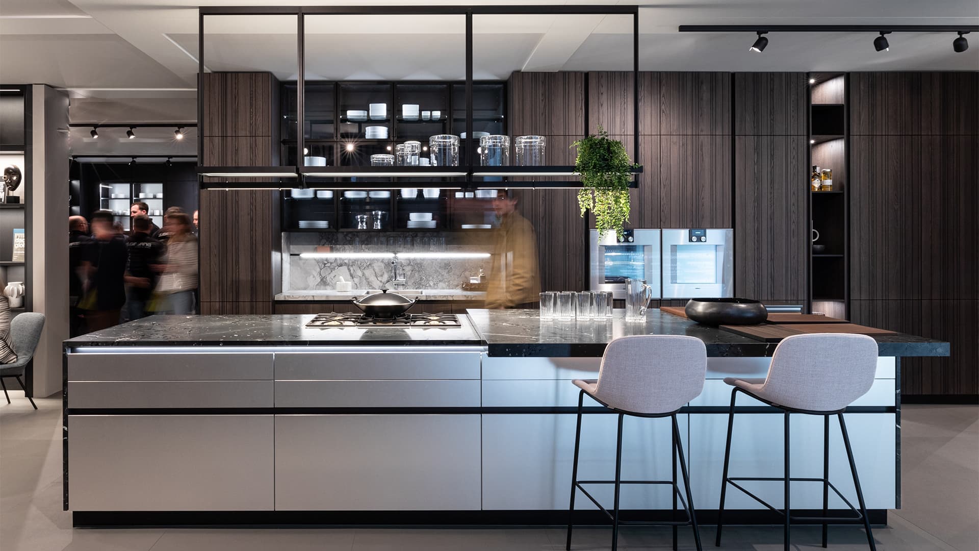 10 новинок с выставки кухонь EuroCucina 2024