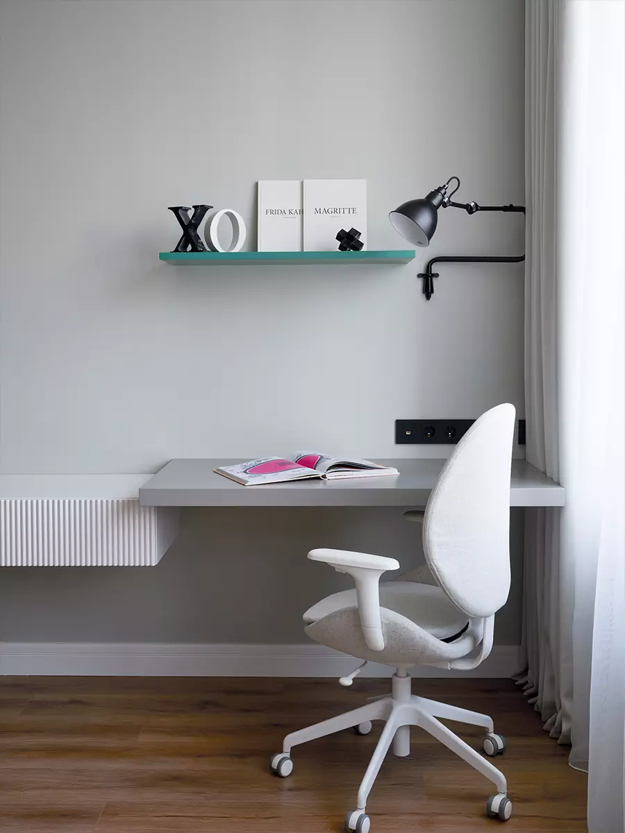 Цвет, геометрия и уютный текстиль в интерьере красочной квартиры для молодой девушки – проект студии Gench Design