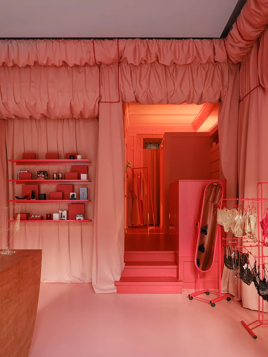 В розовом цвете: интерьер магазина бельевого бренда с азиатским характером — проект бюро Figura A