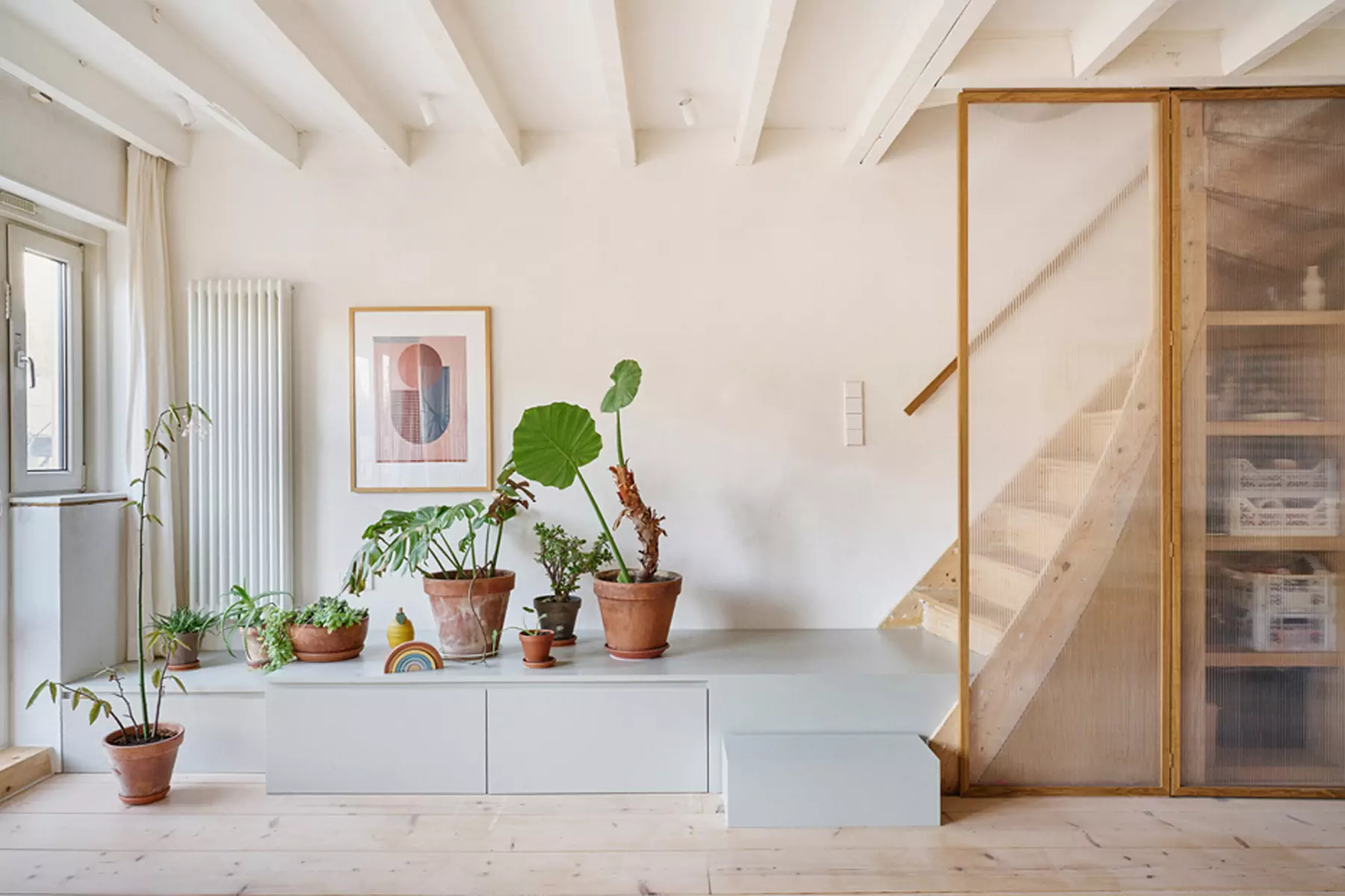 Ванна в спальне и другие оригинальные решения в интерьере нидерландской квартиры — проект Улли Хекманн и Нинке Бонгерс