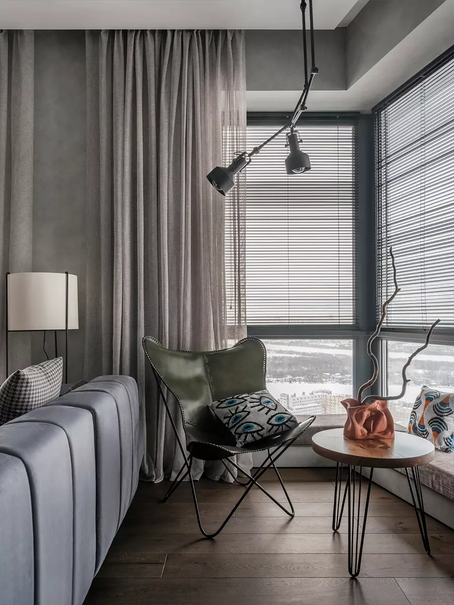 Уютные зоны отдыха и продуманные световые сценарии в интерьере квартиры для молодого человека — проект Дарьи Сатиной