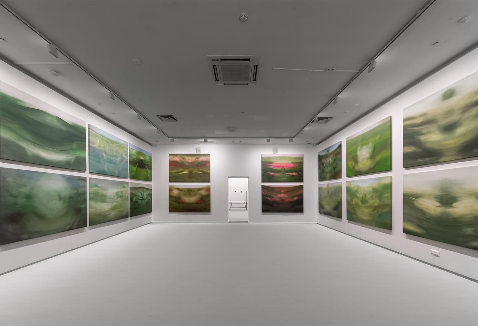 Пространство выставки «НИИ ФИЛАРЕТОВА» в ММОМА по проекту бюро BERNASKONI