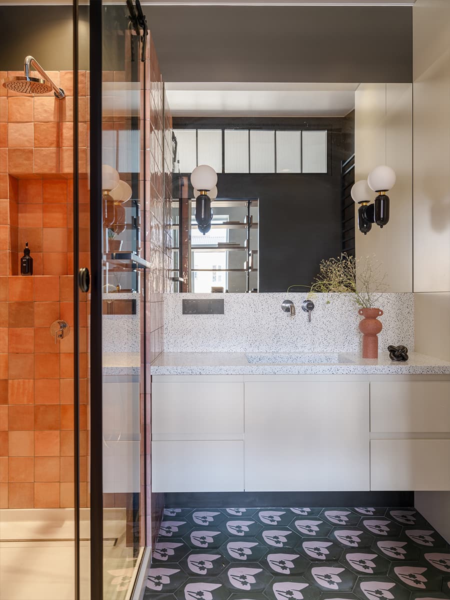 Винтажная мебель и отделка в яркой современной квартире в Ростове-на-Дону — проект Лины Дедюхиной