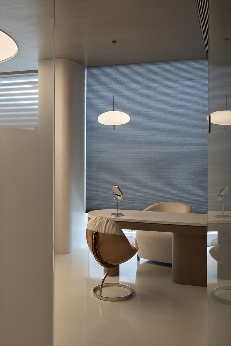 Футуристичные формы и все оттенки космоса в интерьере китайского клуба эстетической медицины — проект студии VCG Design