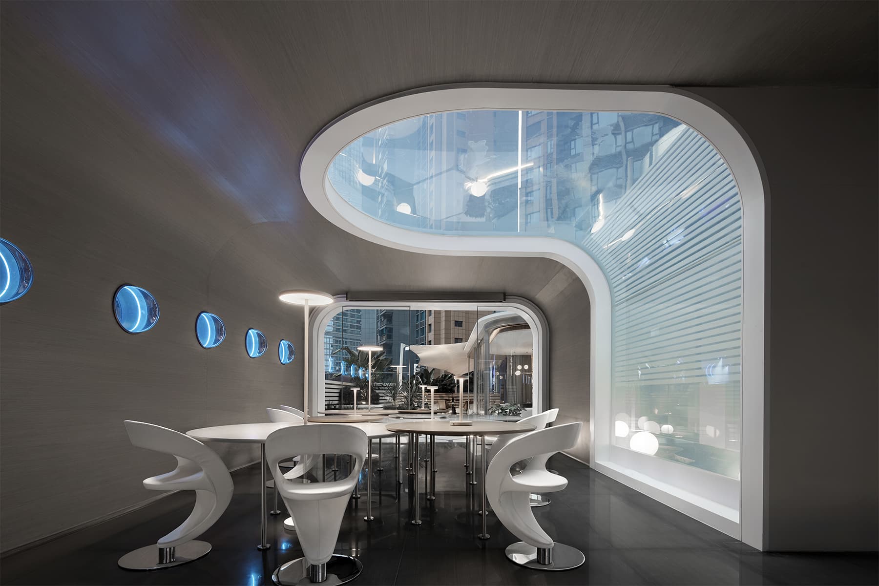 Футуристичные формы и все оттенки космоса в интерьере китайского клуба эстетической медицины — проект студии VCG Design