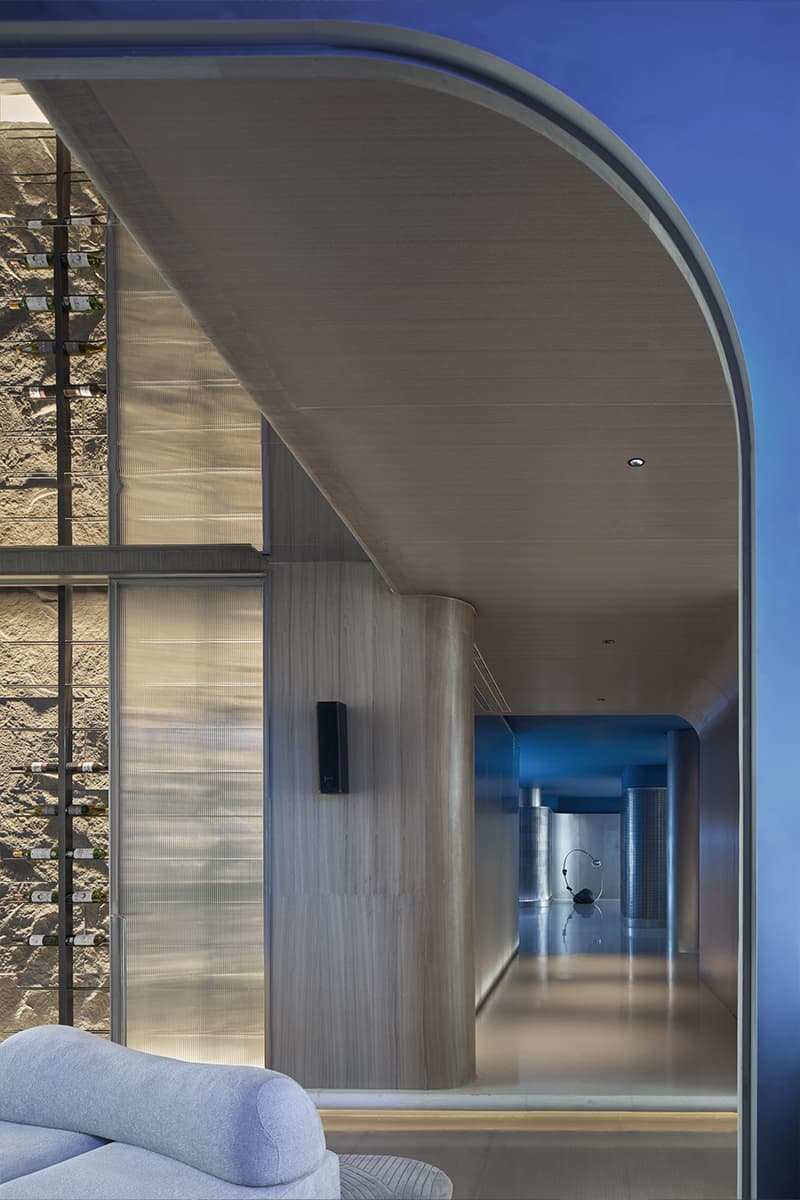 Футуристичные формы и все оттенки космоса в интерьере китайского клуба эстетической медицины — проект студии VCG Design