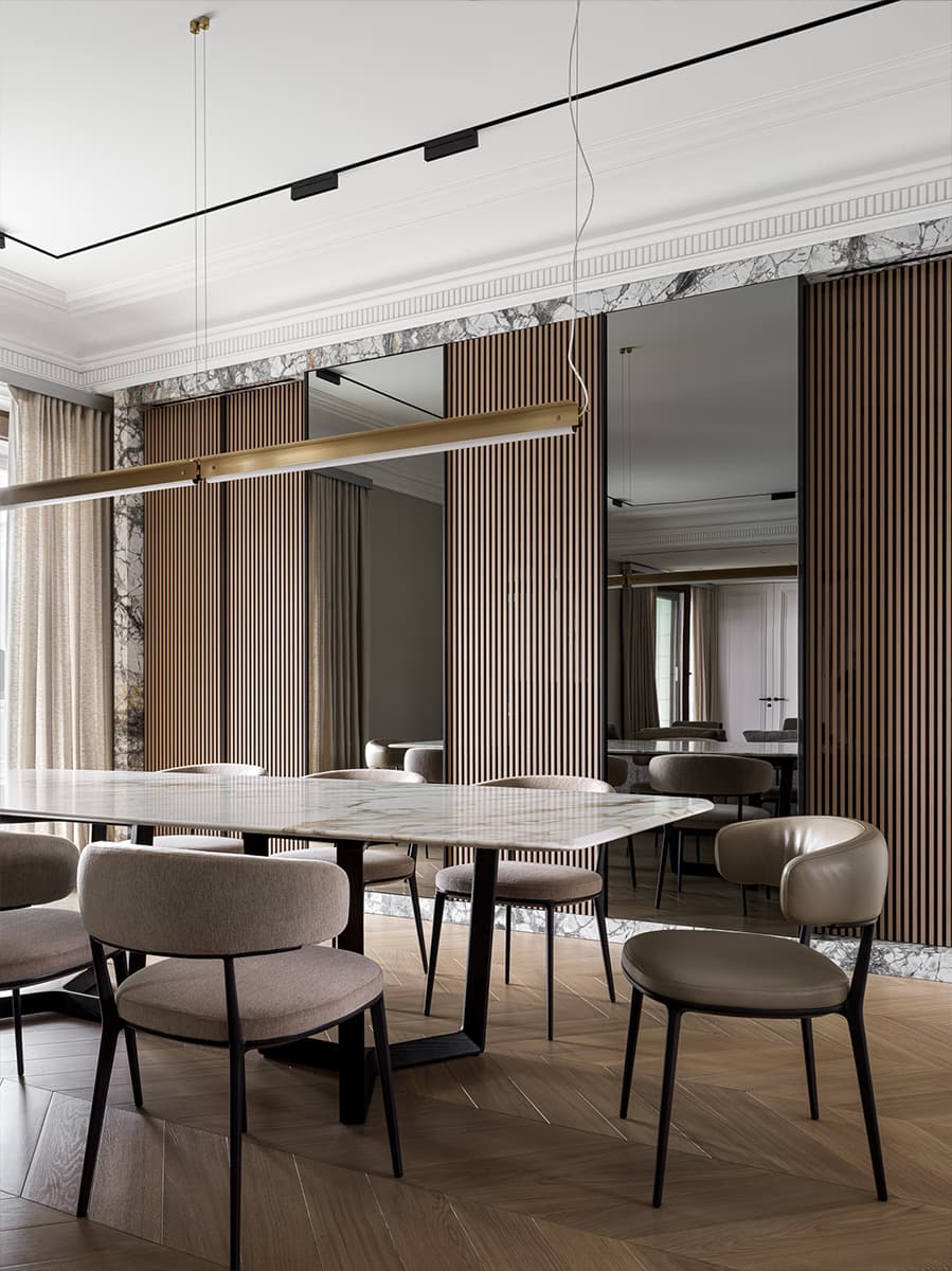 Изящество мрамора и латуни в интерьере двухуровневой квартиры — проект студии GN Design