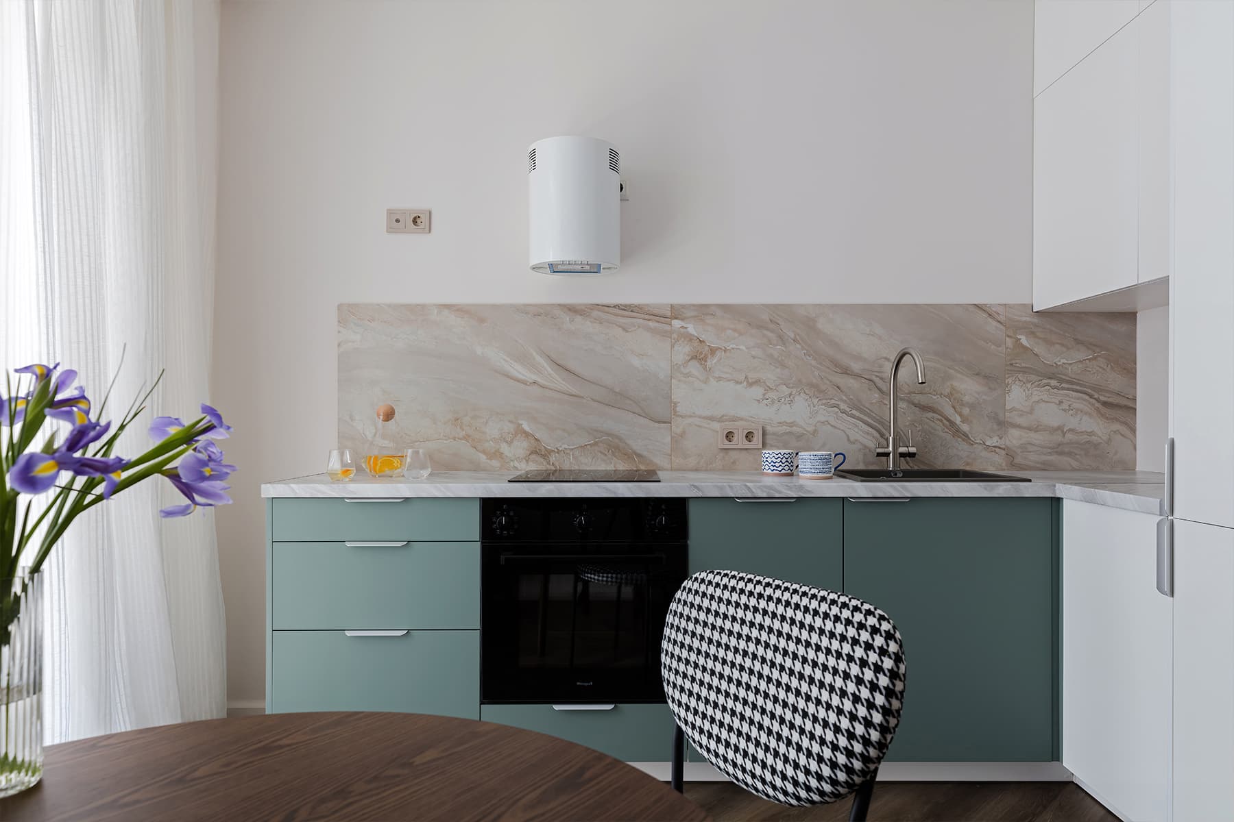 Современный интерьер небольшой квартиры для сдачи в аренду — проект Елены Бургонской