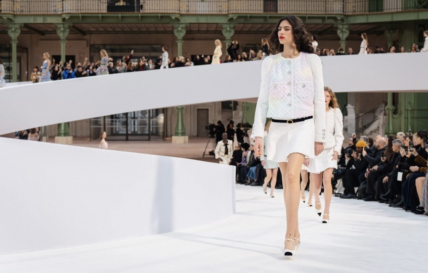 Сценография Уилло Перрона для показа Chanel в Гран-Пале