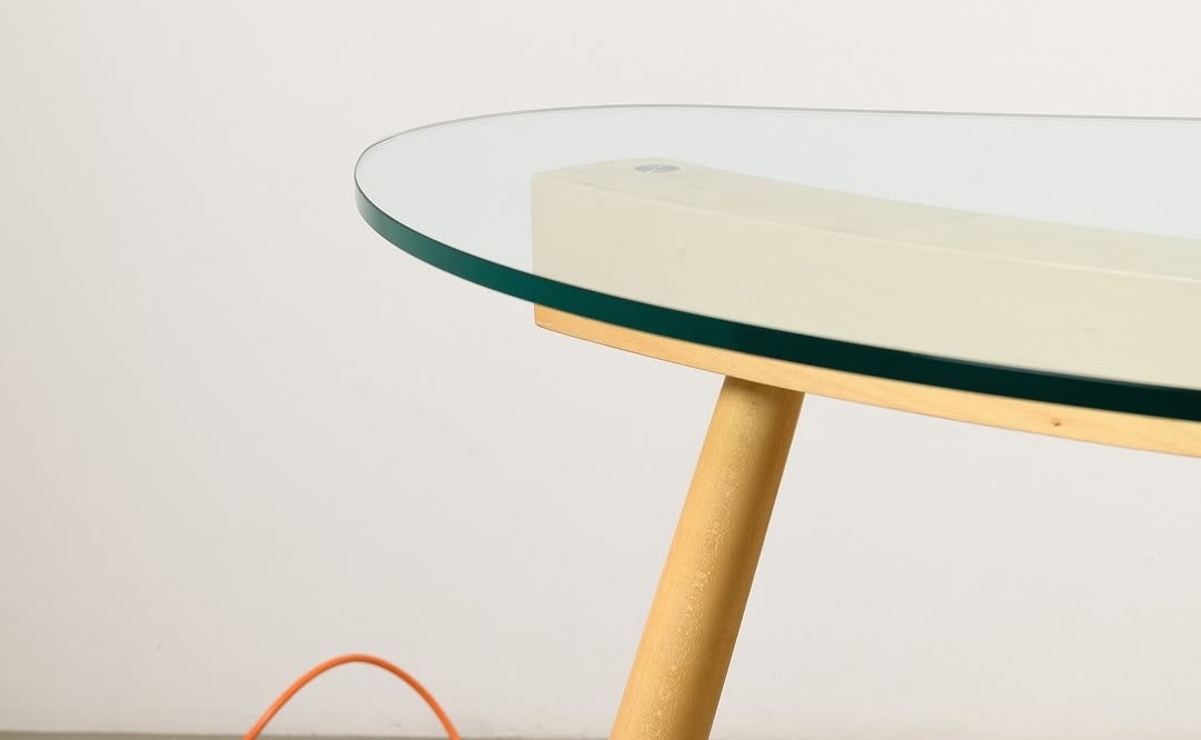 Gebrüder Thonet Vienna выпустит архивный стол по дизайну Энцо Мари