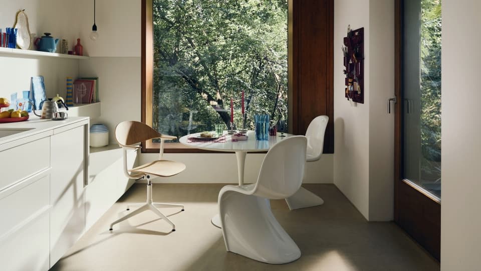 Эрван Буруллек создал технологичный рабочий стул для Vitra