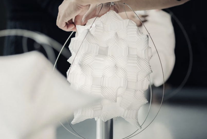 Коллаборация Issey Miyake и Atelier Oï на Миланской неделе дизайна