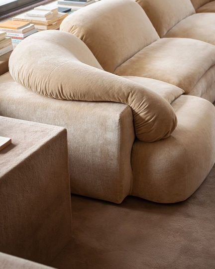 Butter Sofa — новый диван Tacchini по дизайну Фэй Тугуд