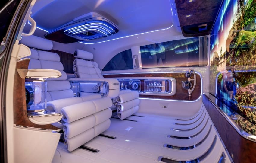 Mercedes-Benz представил микроавтобус премиум-класса