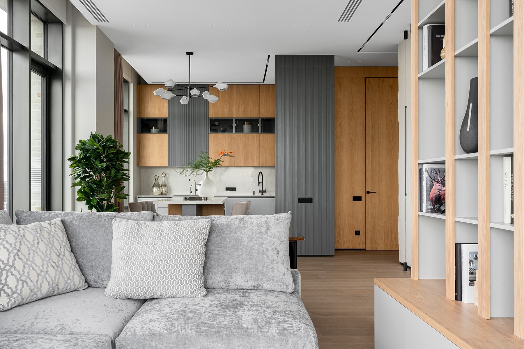 Воздушный интерьер квартиры с панорамным видом на Москву — проект Оксаны Галактионовой