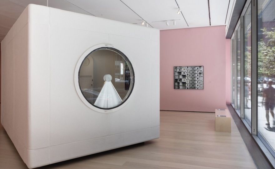 В MoMA выставили реконструированную капсулу башни Накагин