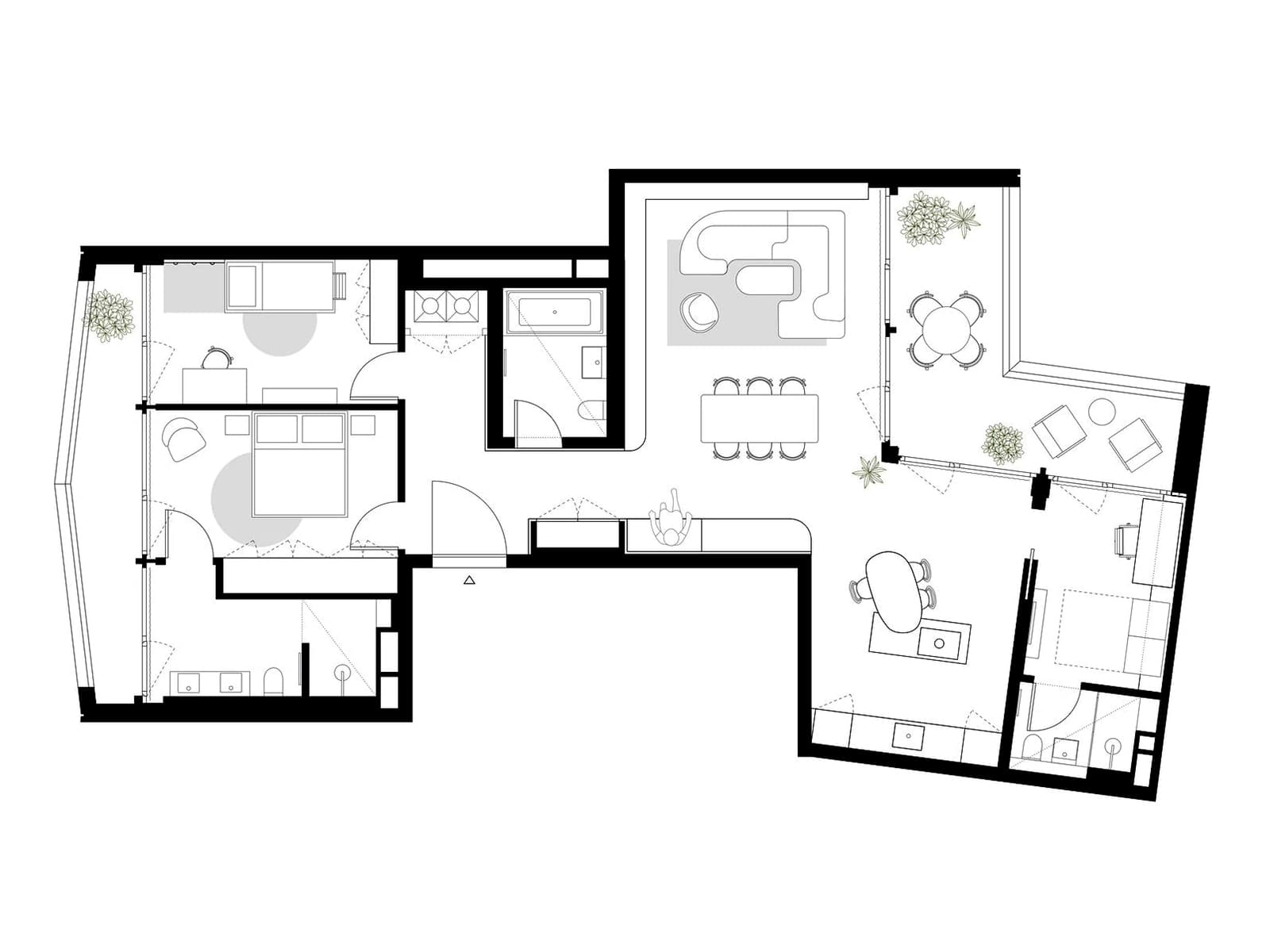Обволакивающий интерьер квартиры с акцентным искусством — проект TAKK Studio