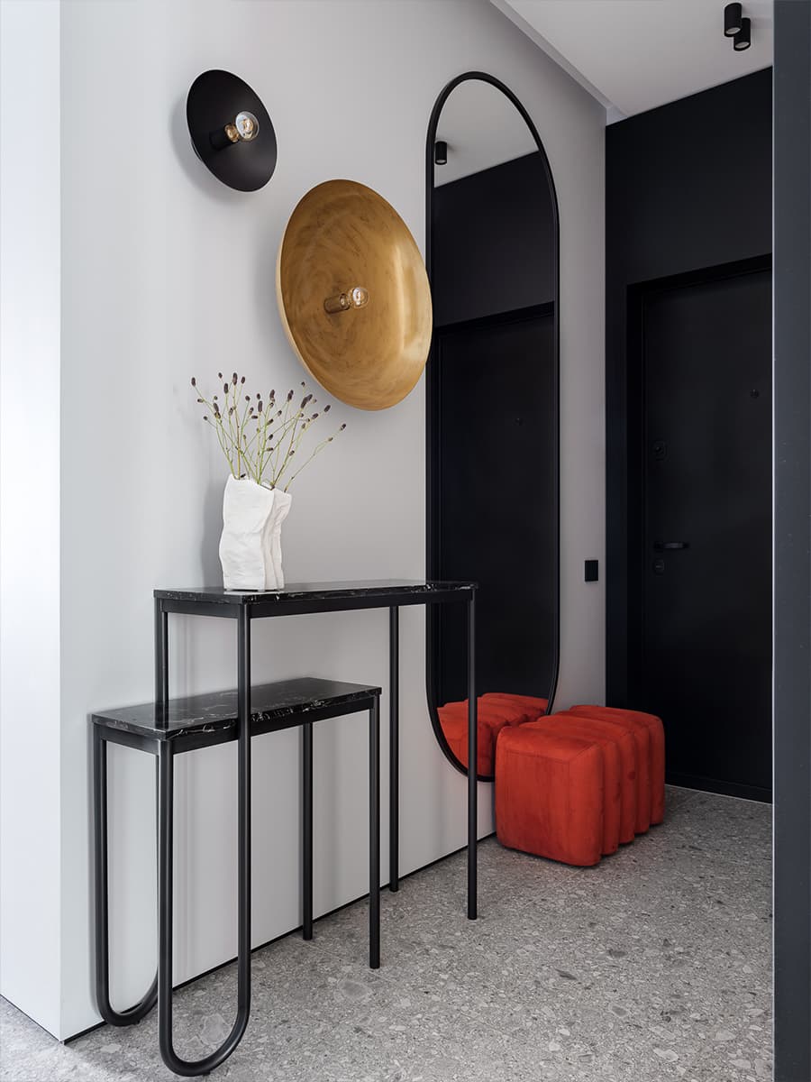 Терракотовые акценты в интерьере небольшой квартиры — проект студии Poshinteriors