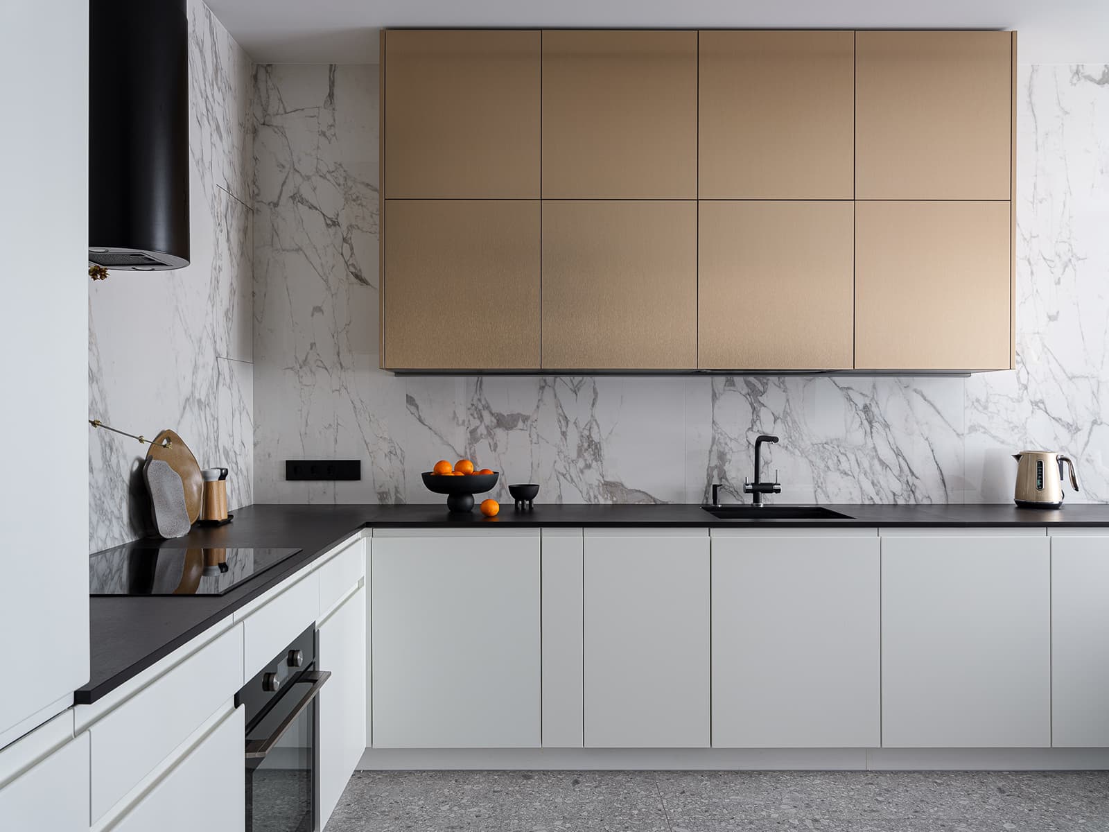 Терракотовые акценты в интерьере небольшой квартиры — проект студии Poshinteriors