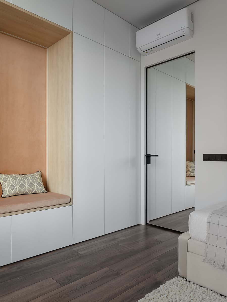 Радиусные перегородки в умиротворяющем интерьере для семьи — проект студии интерьерного дизайна STUDIO WHITE DESIGN