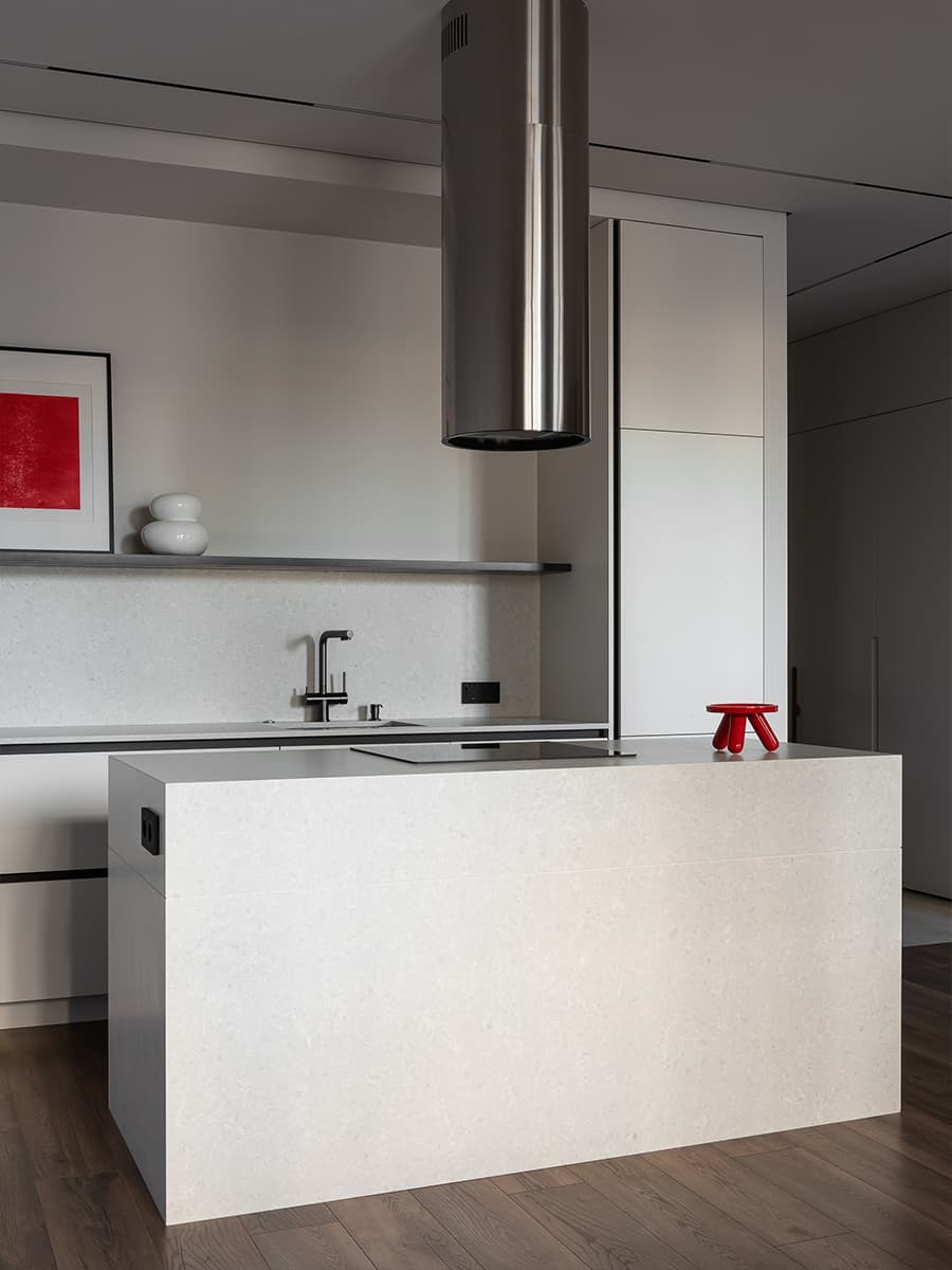 Радиусные перегородки в умиротворяющем интерьере для семьи — проект студии интерьерного дизайна STUDIO WHITE DESIGN