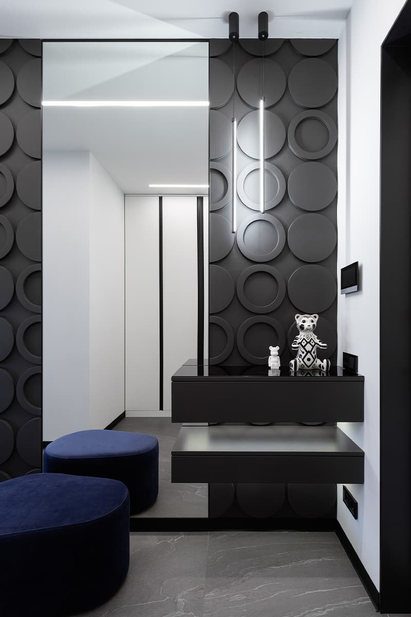 Голубое стекло и ощущение воздуха в современном интерьере для студента — проект design studio Galitarova