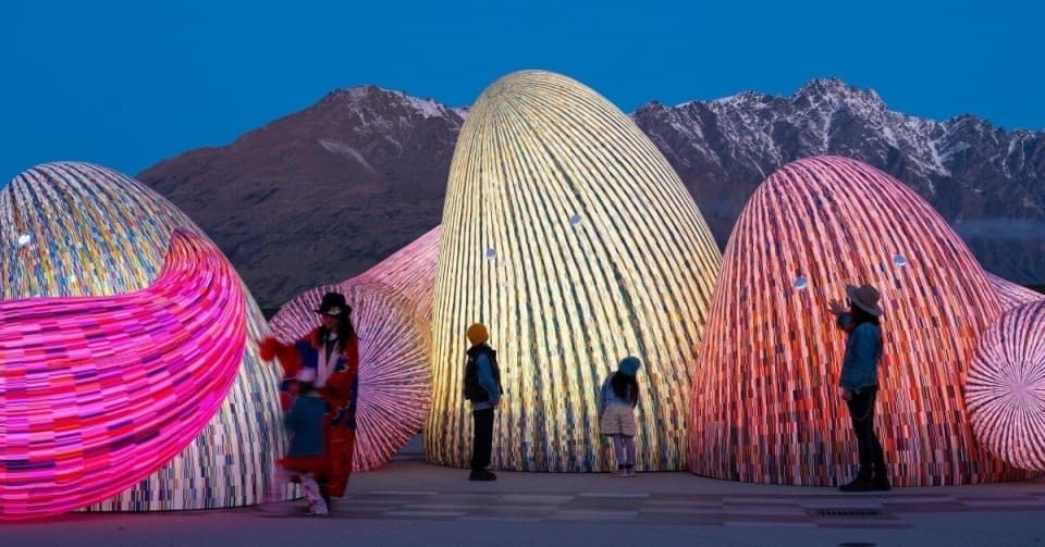 Инсталляция студии ENESS исследует взаимоотношения человека и технологий