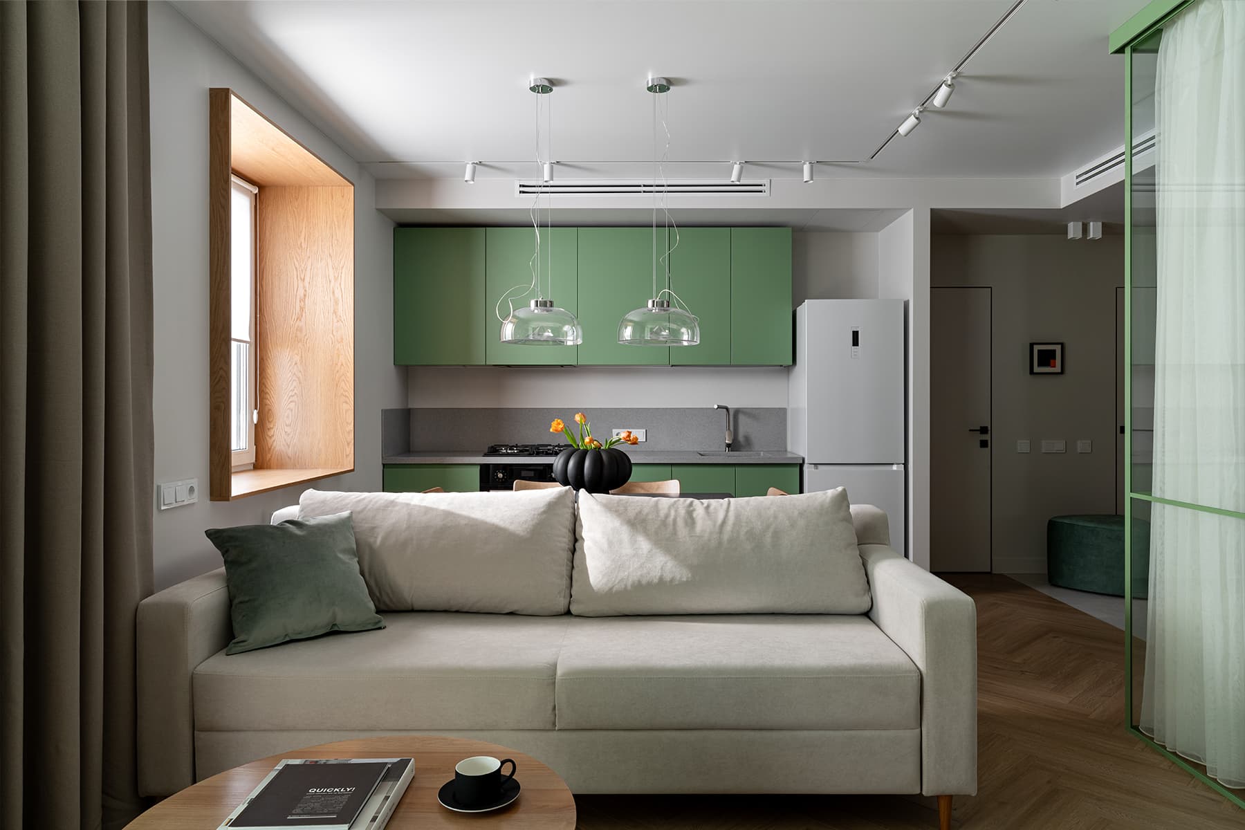 Пастельные оттенки в интерьере небольшой семейной квартиры — проект LR Design Atelier