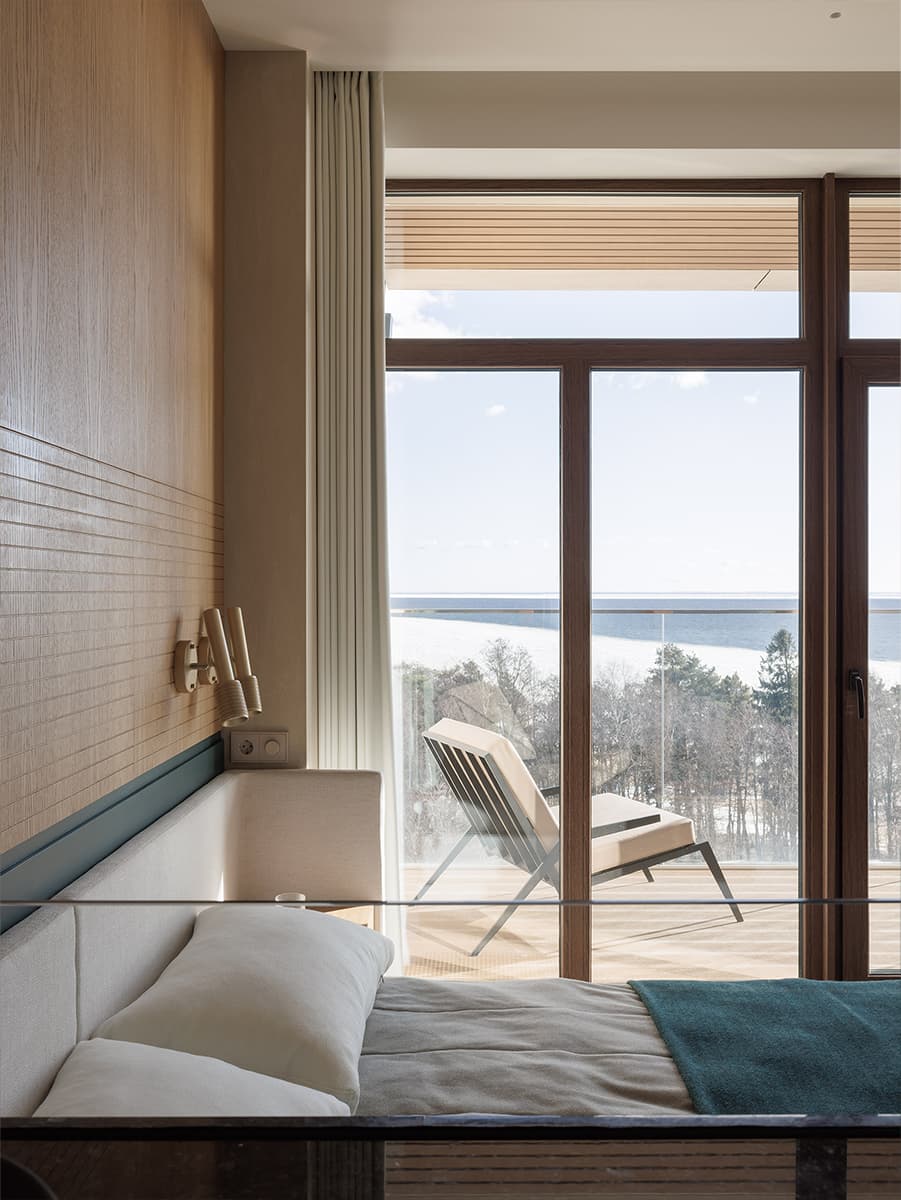 Наполненный теплом интерьер квартиры на берегу Финского залива — проект Background Studio