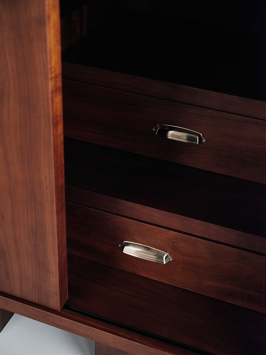 Эклектичный интерьер семейной квартиры с петербургским характером — проект DA Bureau