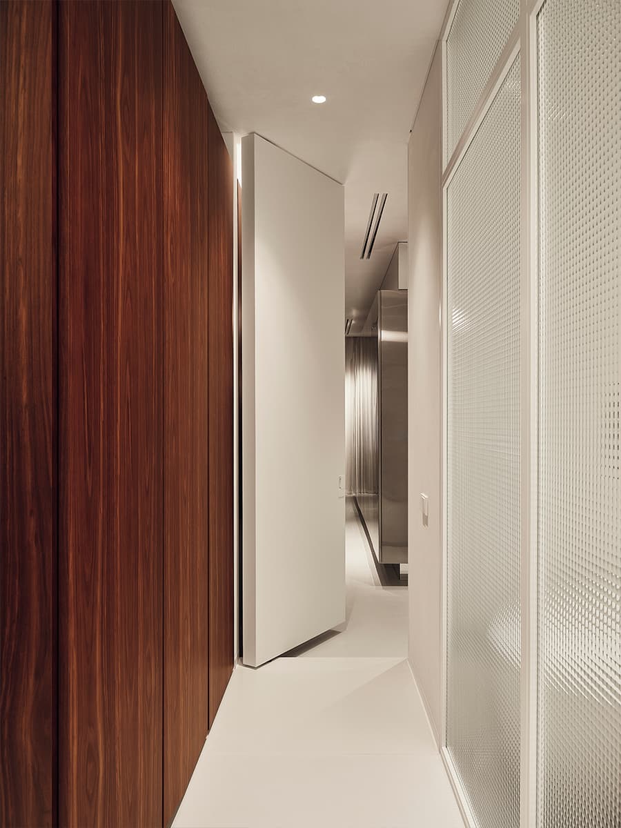 Эклектичный интерьер семейной квартиры с петербургским характером — проект DA Bureau