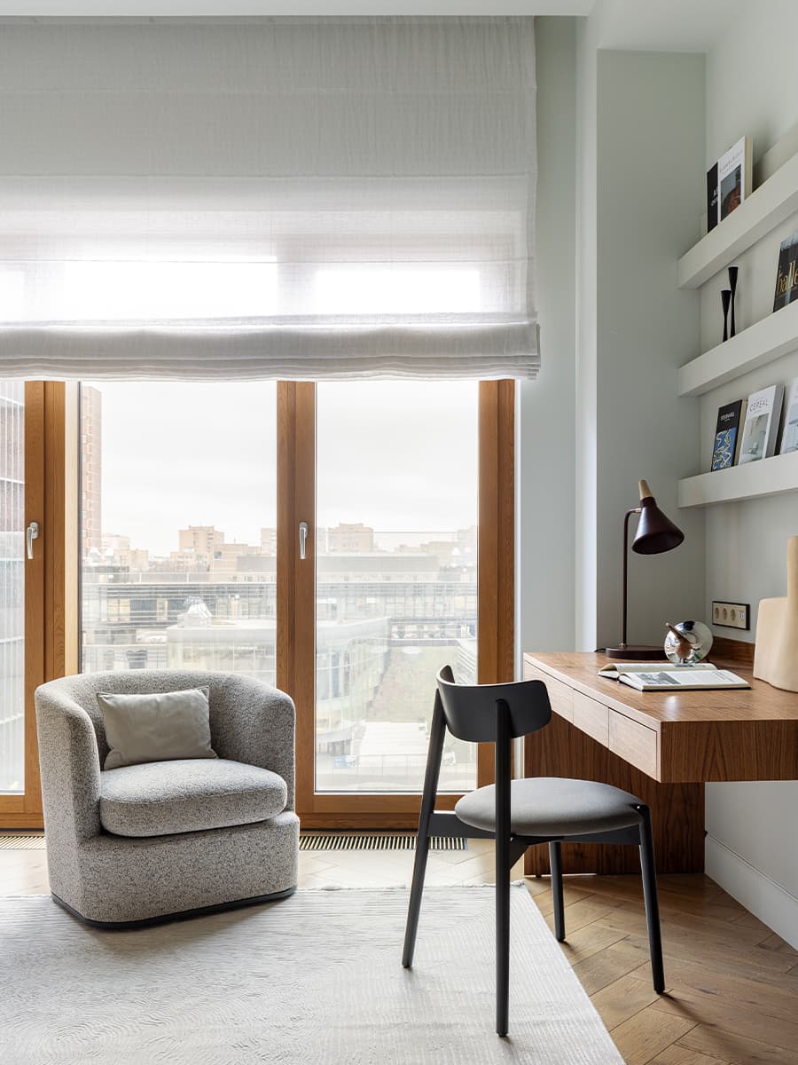 Элементы конструктивизма в красочном интерьере большой квартиры — проект Architecture design MatGolm