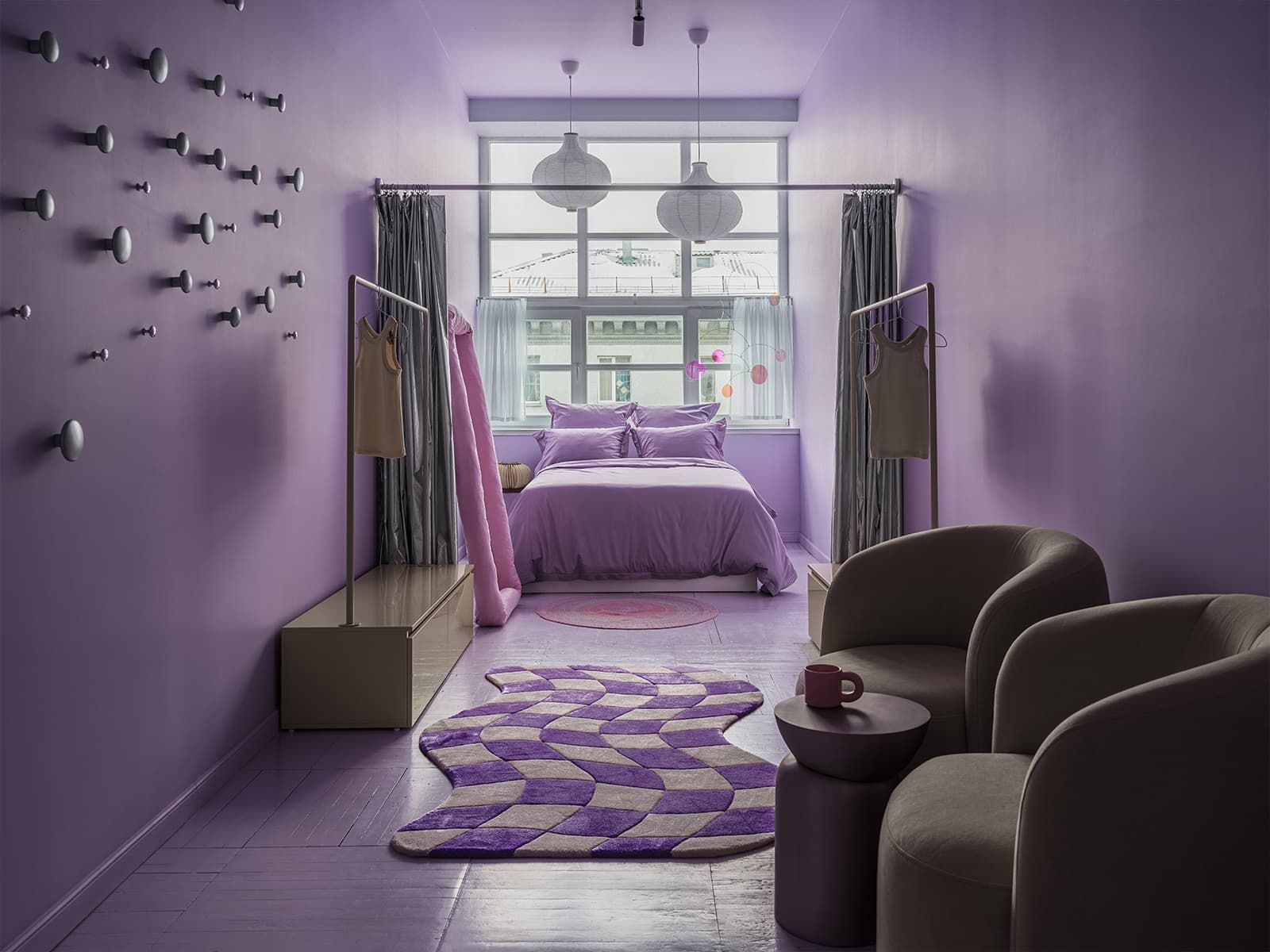 Монохром и металлизированные шторы в интерьере шоурума постельного белья — проект Анны Завгородней