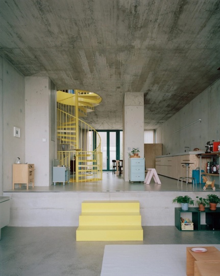 Buchner Bründler Architekten завершили жилой комплекс Rötiboden в Швейцарии
