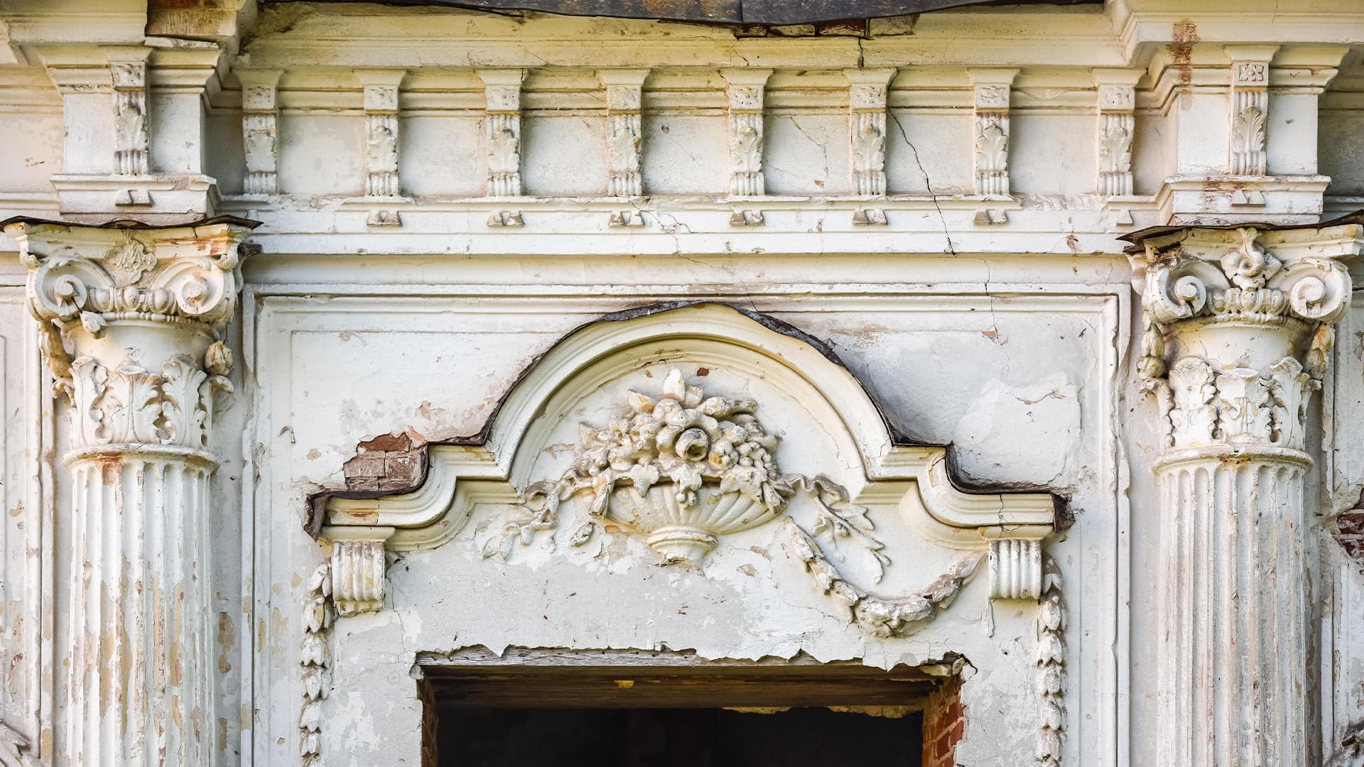 Пространство с душой: как дизайнеры возвращают к жизни забытые усадьбы и дома Пространство с душой: как дизайнеры возвращают к жизни забытые усадьбы и дома