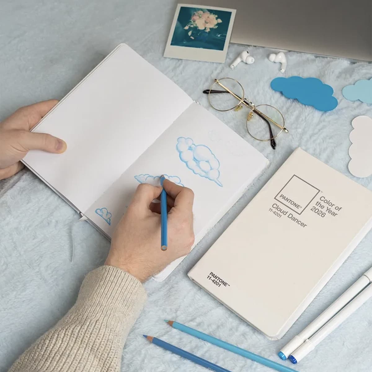 Cloud Dancer. Pantone