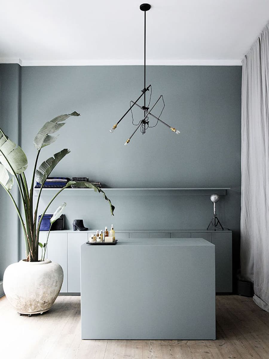 Silhouette AF-655. Benjamin Moore