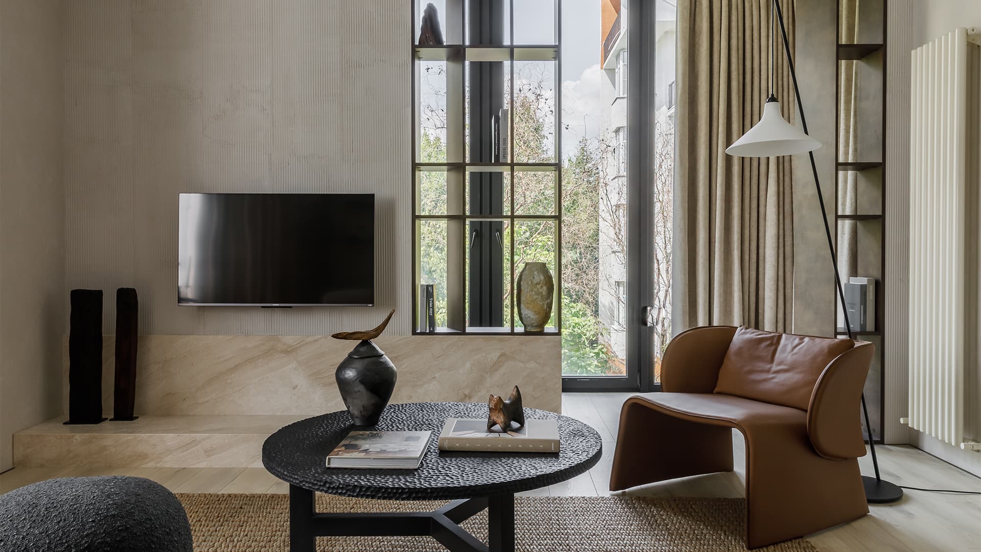 Сдержанный интерьер квартиры с выразительным декором — проект Натальи Чопенко Сдержанный интерьер квартиры с выразительным декором — проект Натальи Чопенко